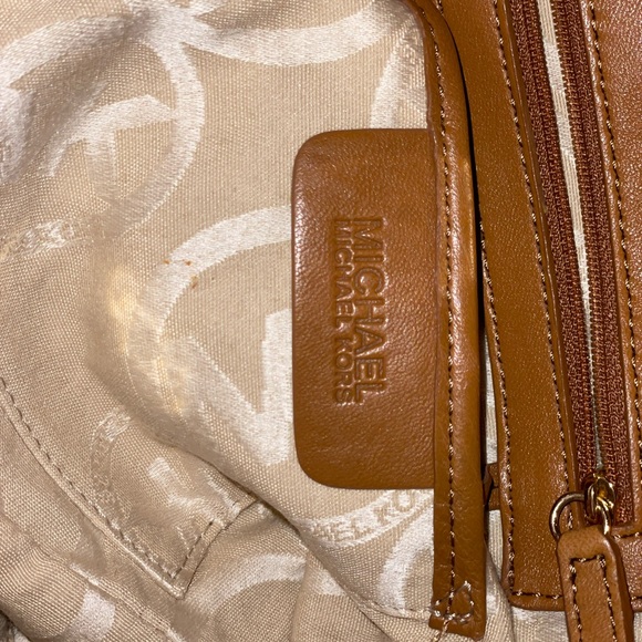 Michael Kors ID Chain Luxury Hobo Bag - Picture 2 of 4